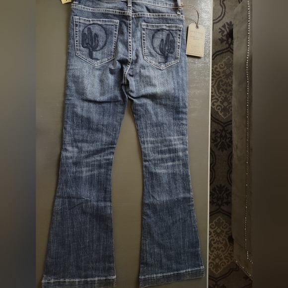 Women's Stetson High Rise Flare Stetson Jeans - Picture 3 of 6